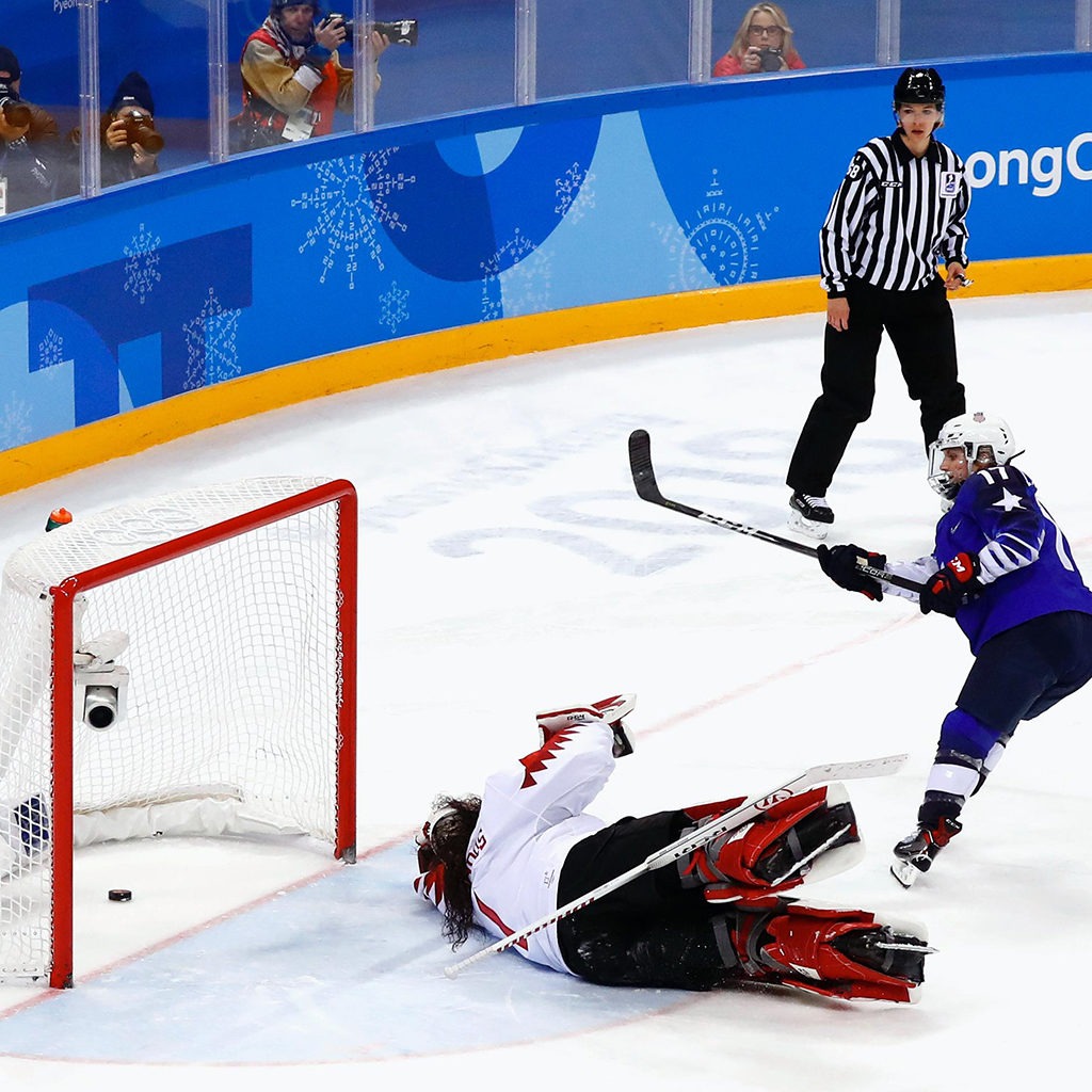 JO Hiver PyeongChang 2018, Thomas BACH, président du CIO, assiste au match de Finale de Hockey sur glace Femmes - Monique LAMOUREUX-MORANDO (USA) 1e marque un but contre le Canada (CAN) 2e.