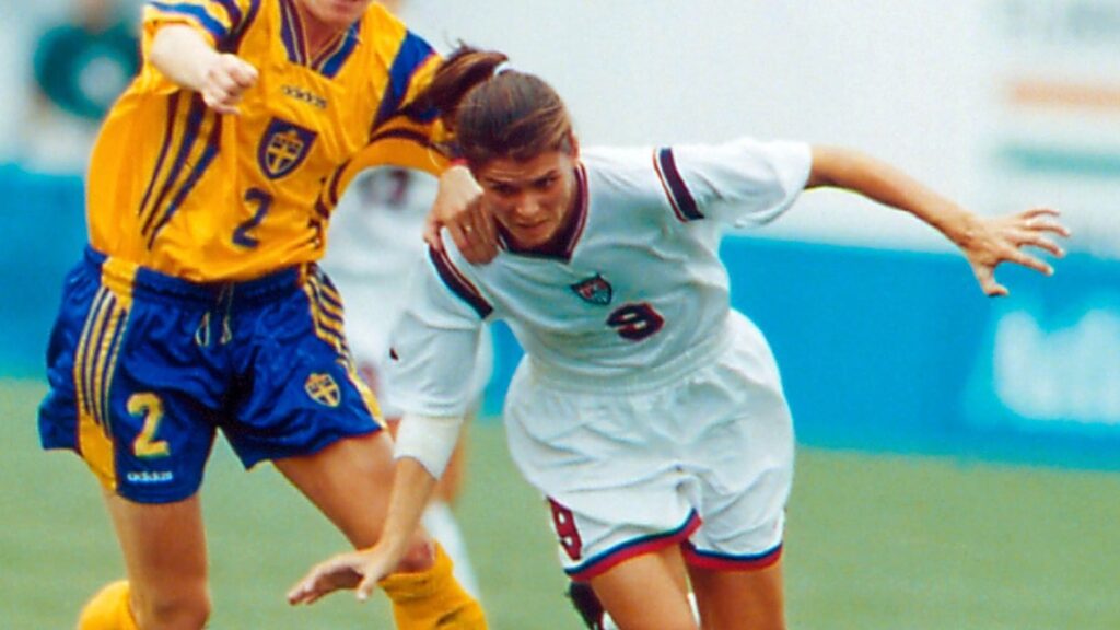 Mia Hamm | Women's Olympic Soccer Team Atlanta 1996